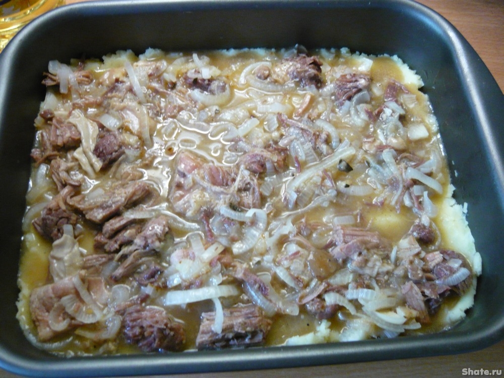 запеканка из картошки с тушенкой. запеканка с тушенкой в духовке. картофельно-мясная запеканка пармантье. ирландский пастуший пирог. запеканка с тушенкой в духовке.